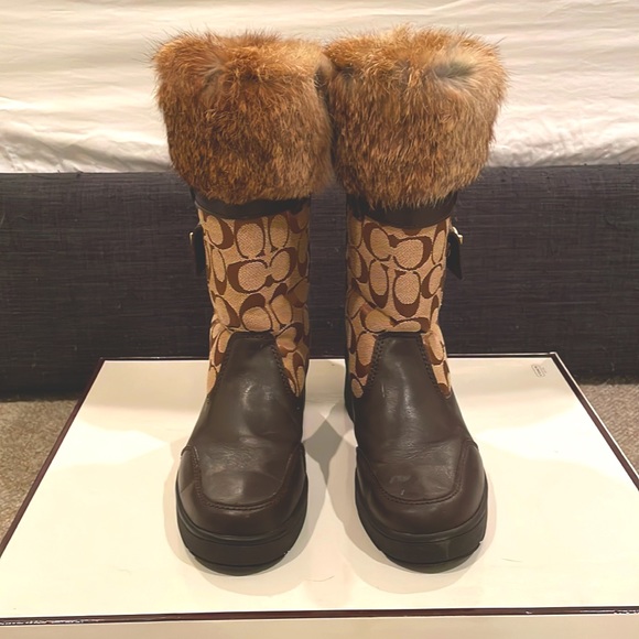 (SOLD) Coach Boots size 6.5 - Picture 2 of 6